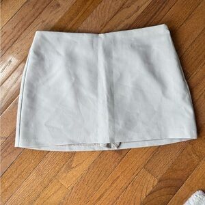 Abercrombie & Fitch “The A&F Scarlett Suiting Mini Skort”